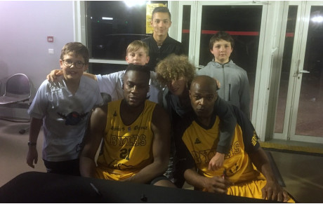 Super ...la sortie des jeunes à Fos pour le match Jeep Elite FOS/Le Mans