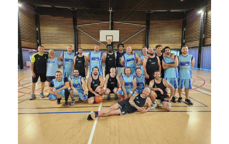 Les Loisirs clôturent leur saison avec un match amical contre les Veynois